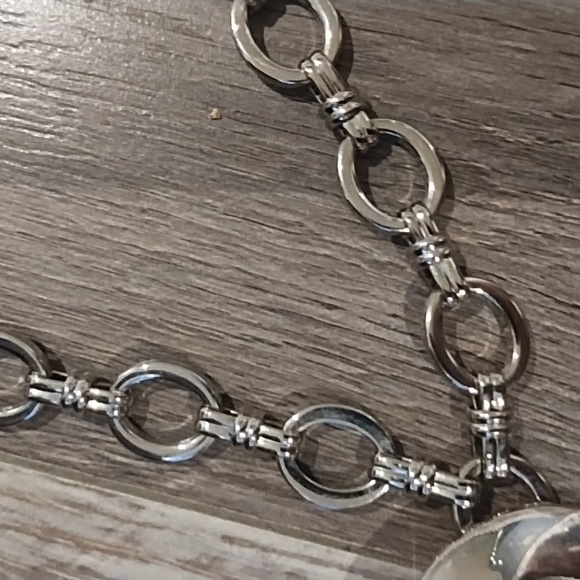Woman's silver chain belt - Picture 5 of 6
